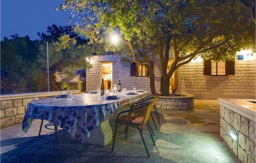 Holiday Home Pucisca 15