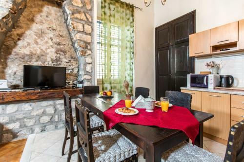Old Palace Apartment