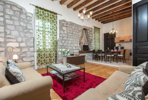 Old Palace Apartment