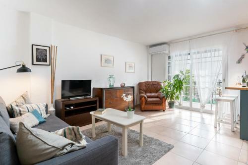 Lovely Apartment Next To The Beach