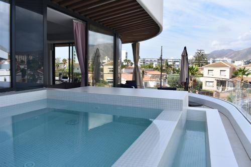 Luxury Complex Beachfront Apartment With Large Terrace