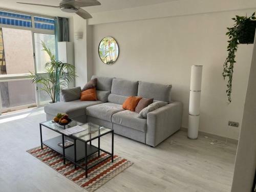 Sunny Seaview Apartment
