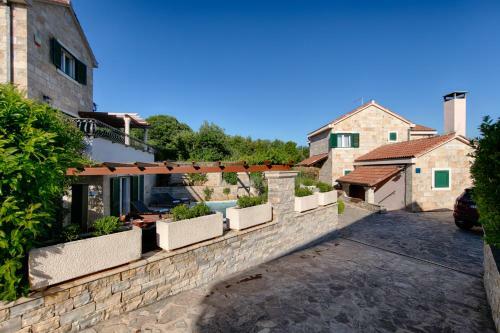 Villa Lu?i