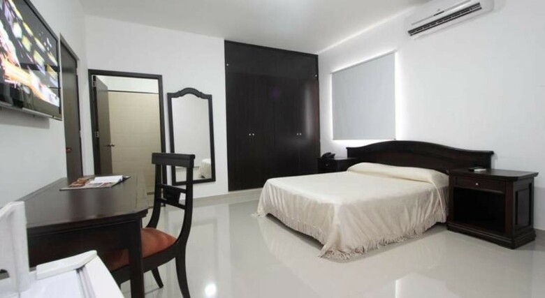 Hotel Puerta De Oro