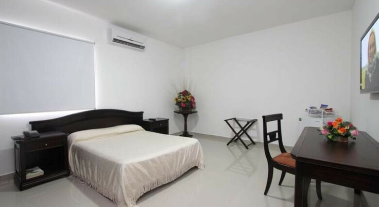 Hotel Puerta De Oro