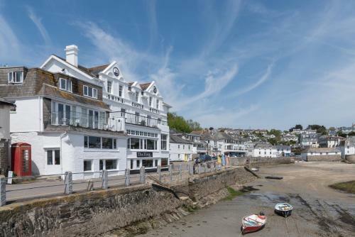 Ship And Castle Hotel