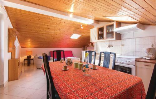 Holiday Home Veliki Vareski V