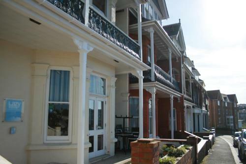 Lazy Waves Bed & Breakfast