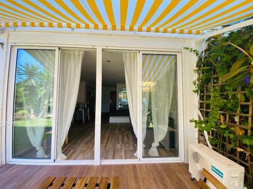 Central Torremolinos Garden Apartment - Sea Views