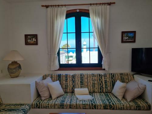 Cozy Waterman Beach House