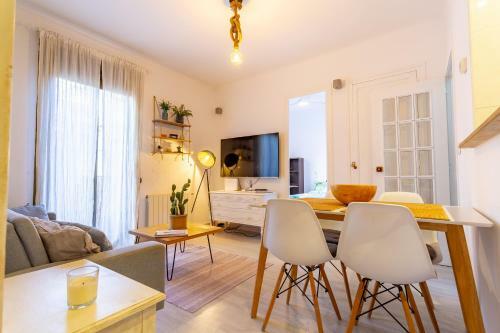 Cosy Apartment. 10min Walk To The Beach & Train