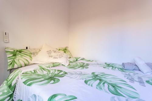 Cosy Apartment. 10min Walk To The Beach & Train