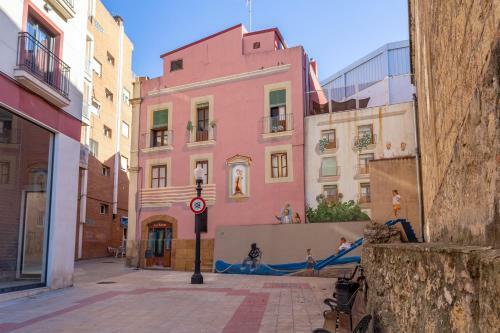 Cosy Apartment. 10min Walk To The Beach & Train