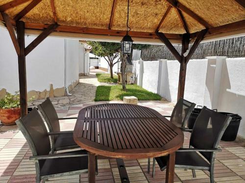 Villa De UNA Planta Con Piscina Ideal Familias