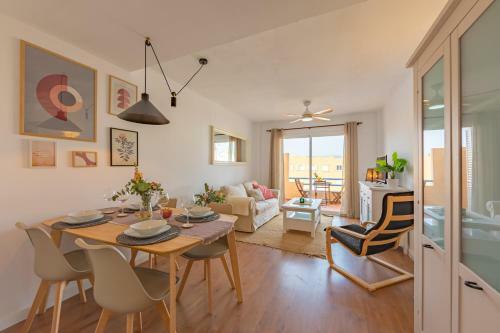 Apartamento Beachfront, Pool, Terrace & Wifi - *simplytarifa*