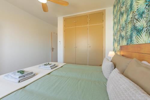 Apartamento Beachfront, Pool, Terrace & Wifi - *simplytarifa*