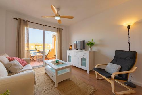 Apartamento Beachfront, Pool, Terrace & Wifi - *simplytarifa*