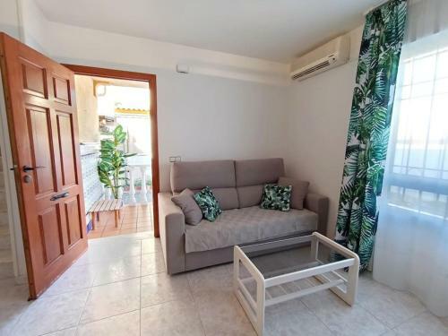 Sunny House Torrevieja With Communal Pool And Garden