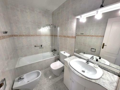 Sunny House Torrevieja With Communal Pool And Garden
