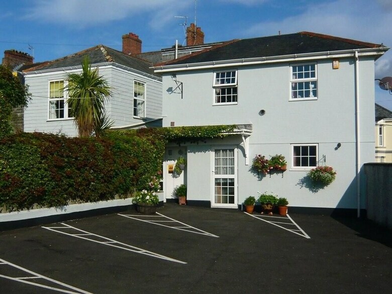 Hostal Elnor Guest House