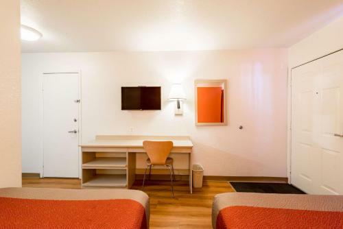 Motel 6 Reno West