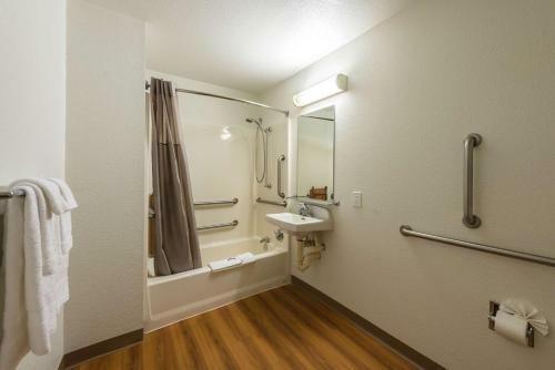 Motel 6 Reno West