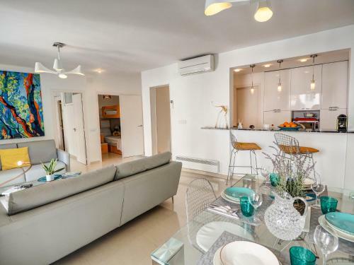 Aolani Apartment By Hello Homes Sitges