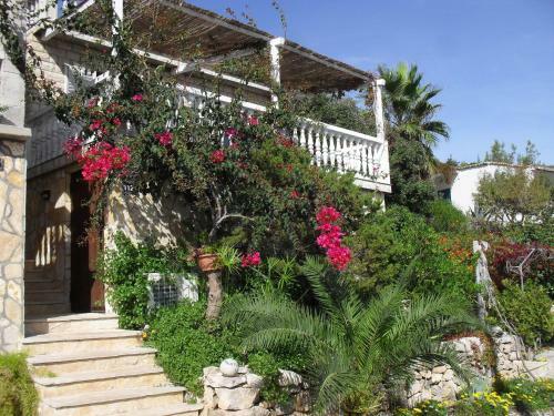 Apartments Uskok