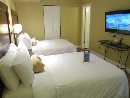Posada Bayside Inn & Waterfront Suites