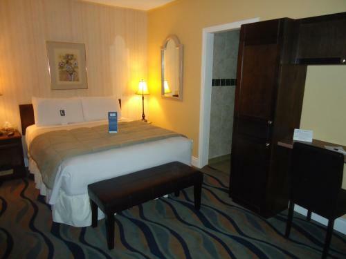 Posada Bayside Inn & Waterfront Suites