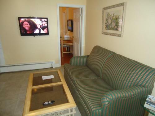 Posada Bayside Inn & Waterfront Suites