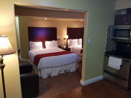 Posada Bayside Inn & Waterfront Suites