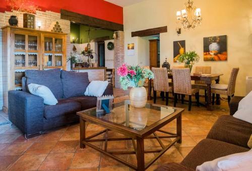 Villa El Pino: With Private Pool