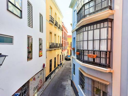 Sunny Balcony - Lovely Center Apartments Alfalfa
