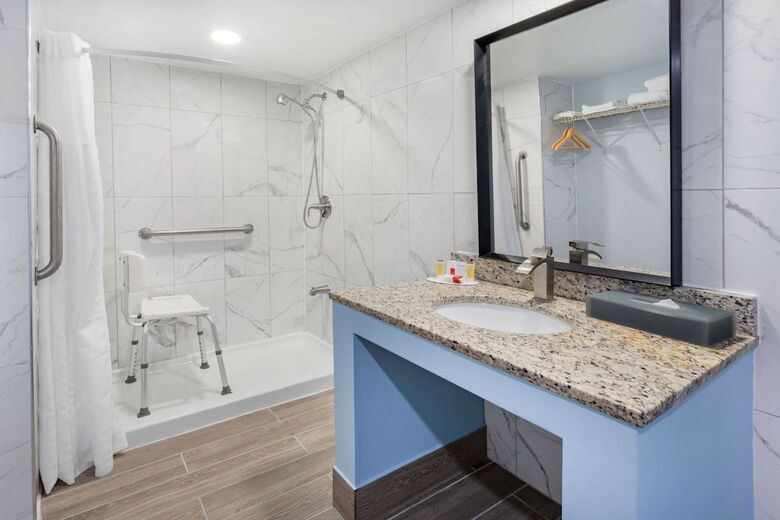 Hotel Days Inn Livonia