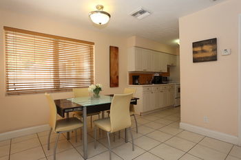 Lbs Villa Apartments By The Beach