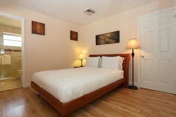 Lbs Villa Apartments By The Beach