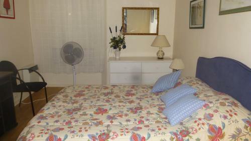 Apartment Rue Du Command. Andr�