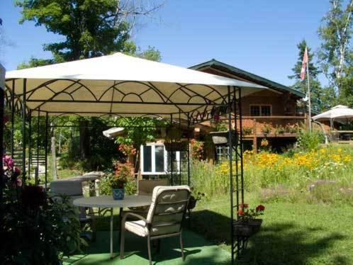 Bed & Breakfast Cedarwood Lodge
