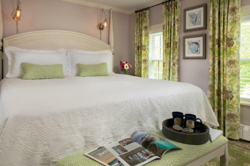 The Blushing Oyster Bed & Breakfast