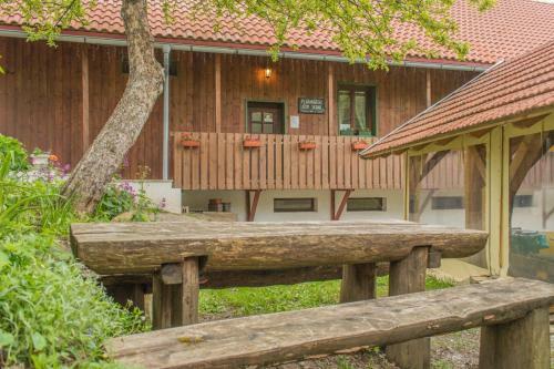 Hostal Planinarski Dom Skrad