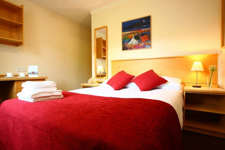 Hotel Agnes Blackadder Hall - Campus Accommodation