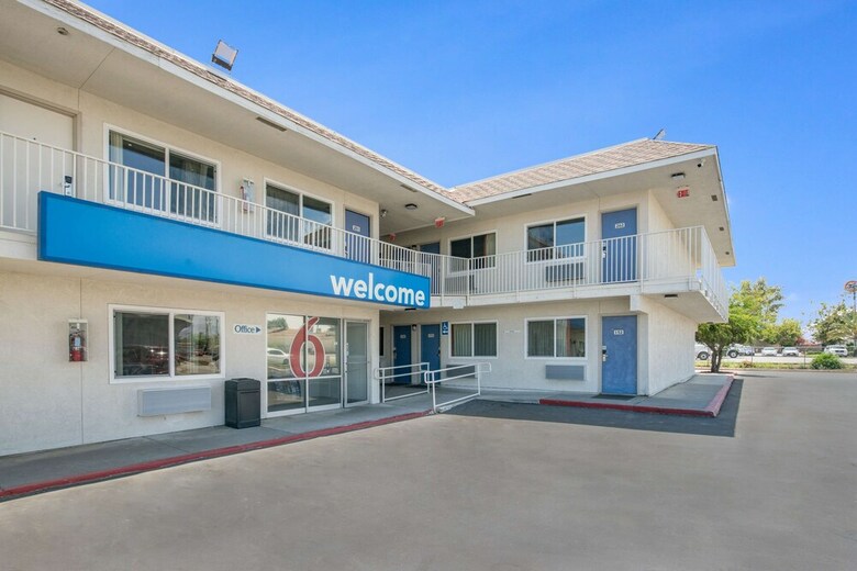 Motel 6 Williams