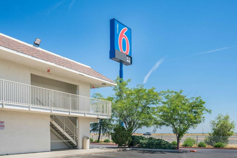 Motel 6 Williams