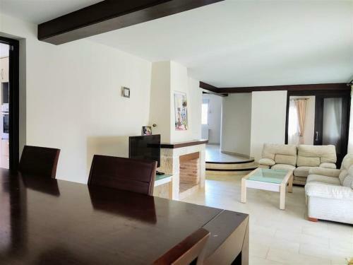 Pla Del Mar Villa
