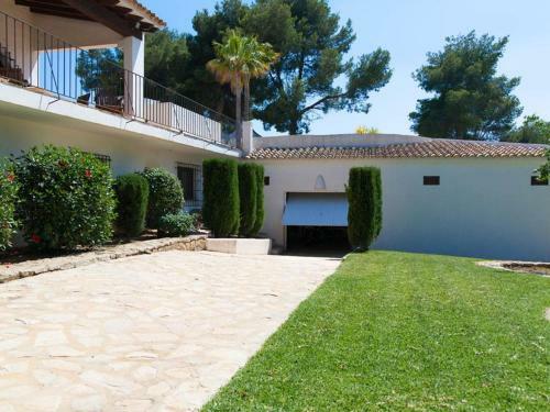 Villa Moraira, 4 Dormitorios, 8 Personas - Es-216-12