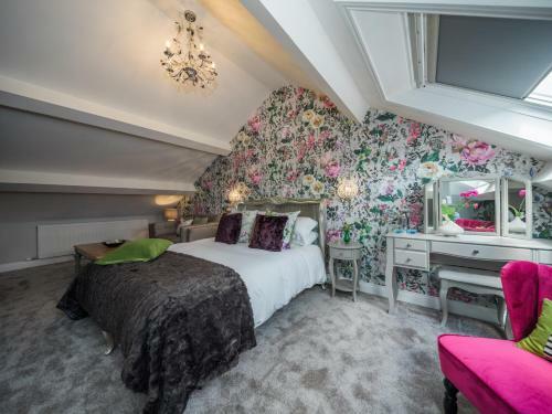 Hostal Elm House