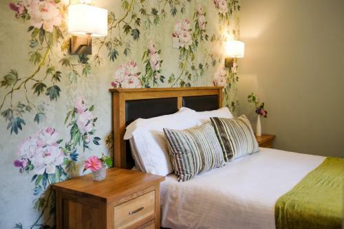 Hostal Elm House
