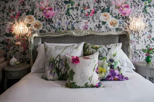 Hostal Elm House
