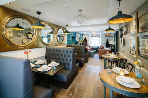 Hostal Elm House